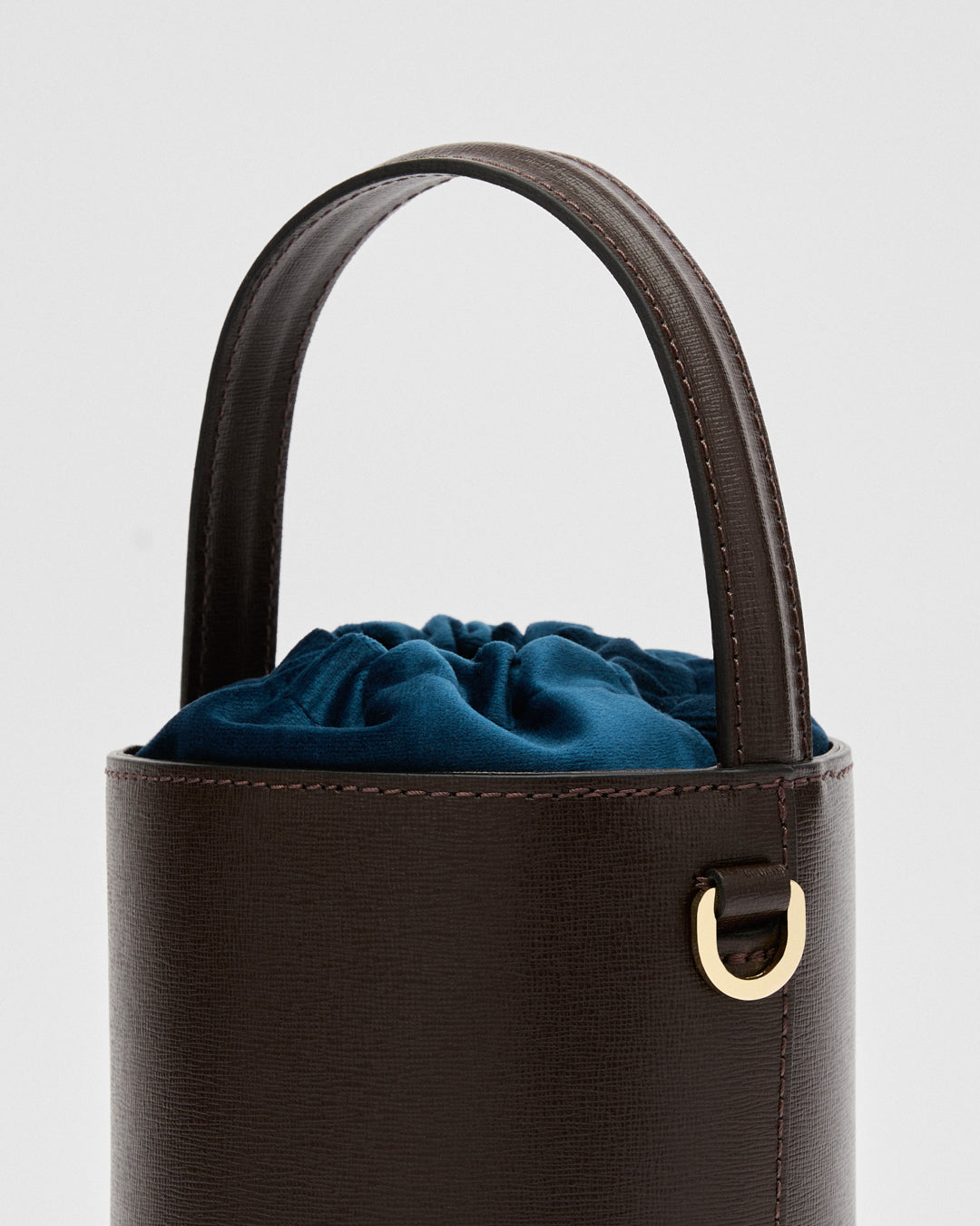 Mini Catherine marrone | chiusura velluto blu